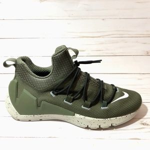 Air Zoom Grade Khaki Running Show Size 11 NWOT